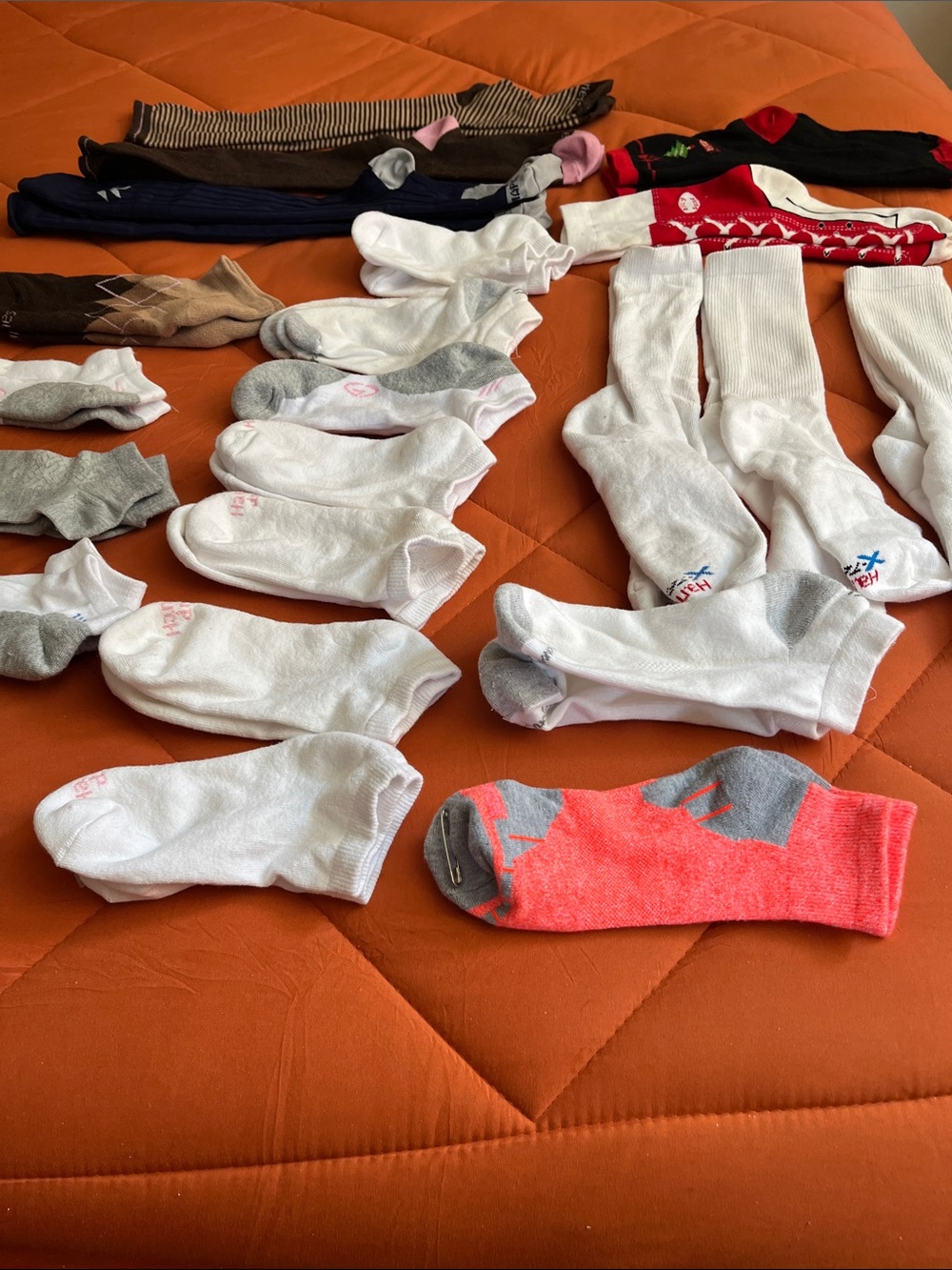 Pack of Men's & Women’s White Athletic Ankle Socks - Multipack